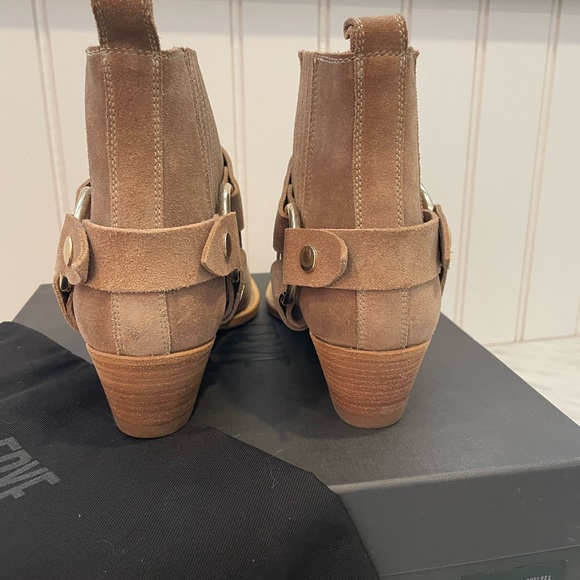 Frye signature Harness Chelsea beige suede boot size 8 - Picture 9 of 9